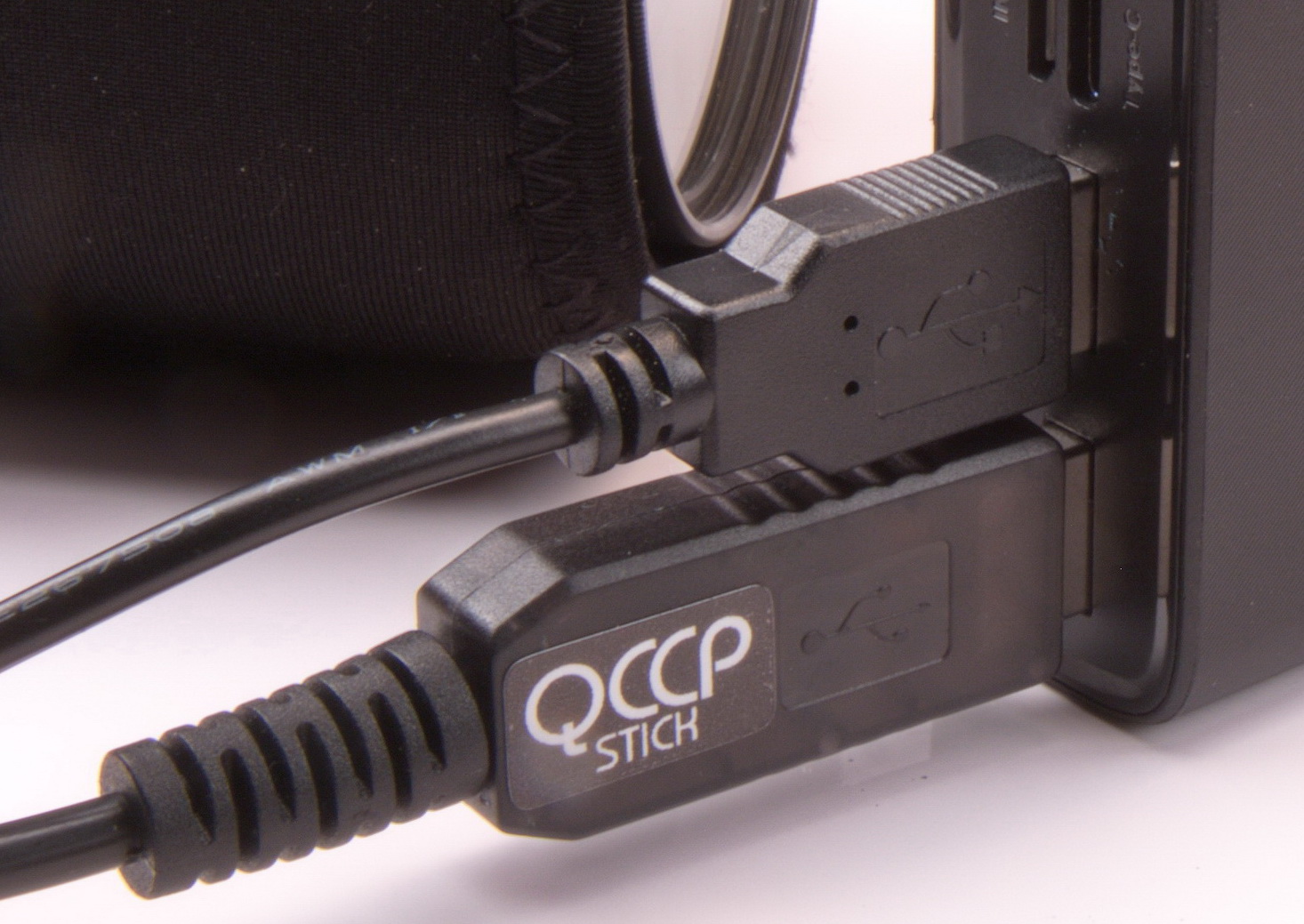 QCCP-Stick - die neuste Version des Adapters für die Kamera-Stromversorgung  